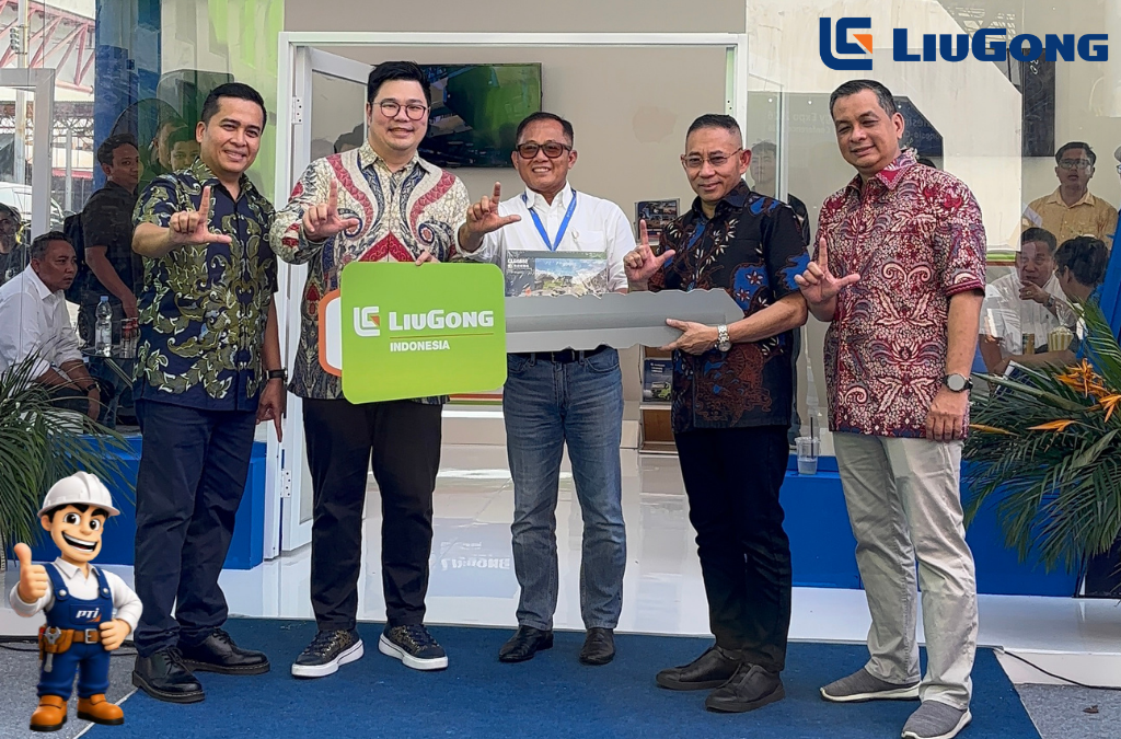 Handover Ceremony – 1st Batch Delivery LiuGong DW105A oleh Panca Traktor Indonesia